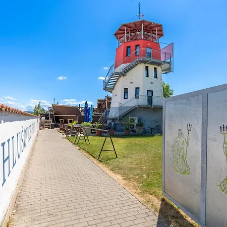 Stylove V Majaku U Cyklostezky Hlusovice